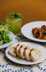 לחם סלט ושתייה